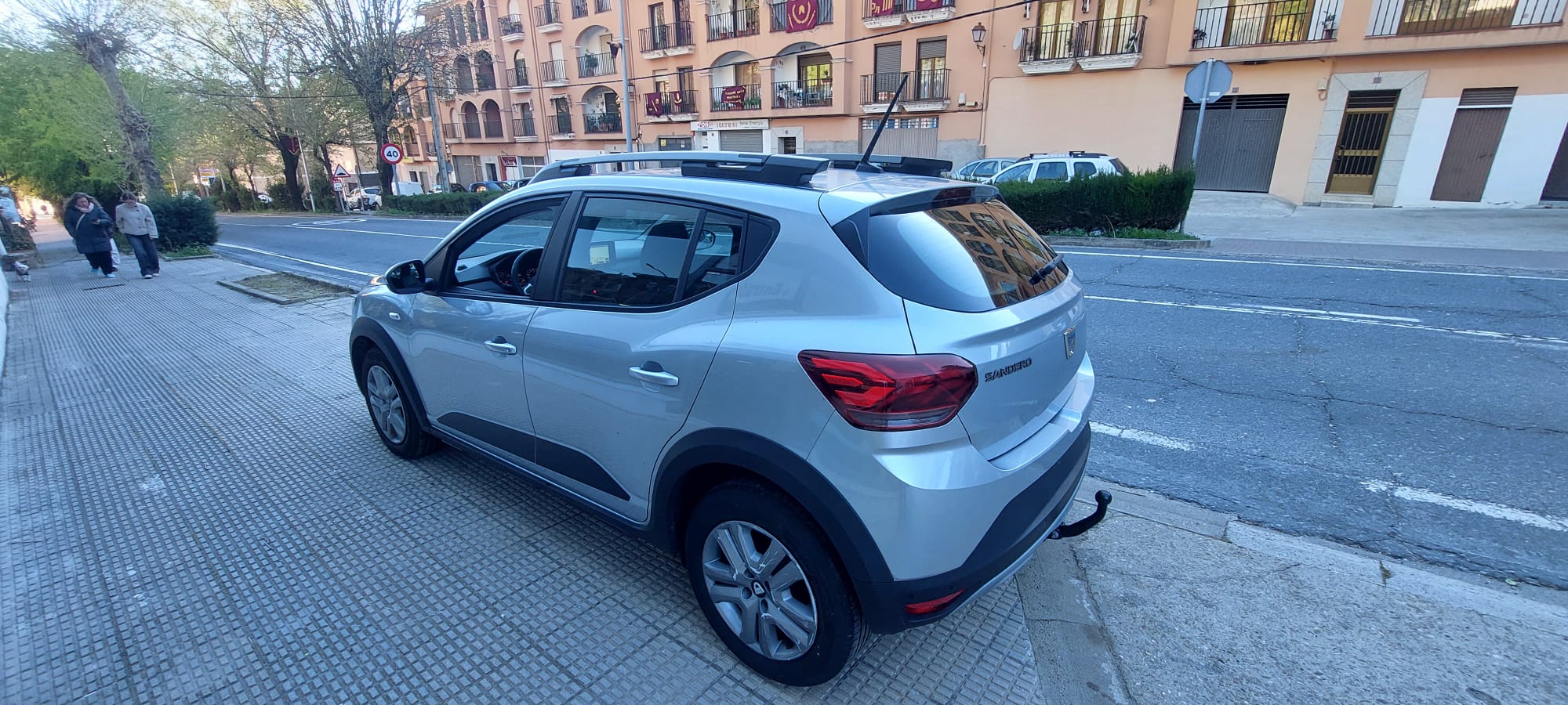 Dacia Sandero 1.0 100cv glp miniatura 8